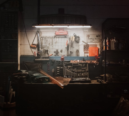 Jakie narzędzie do podstawowej instalacji elektrycznej?